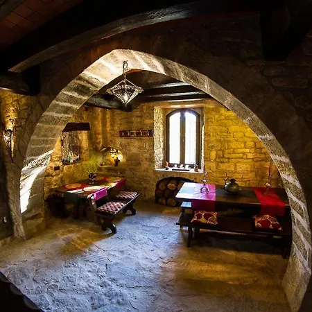 Fortaleza Medieval La Manyosa *